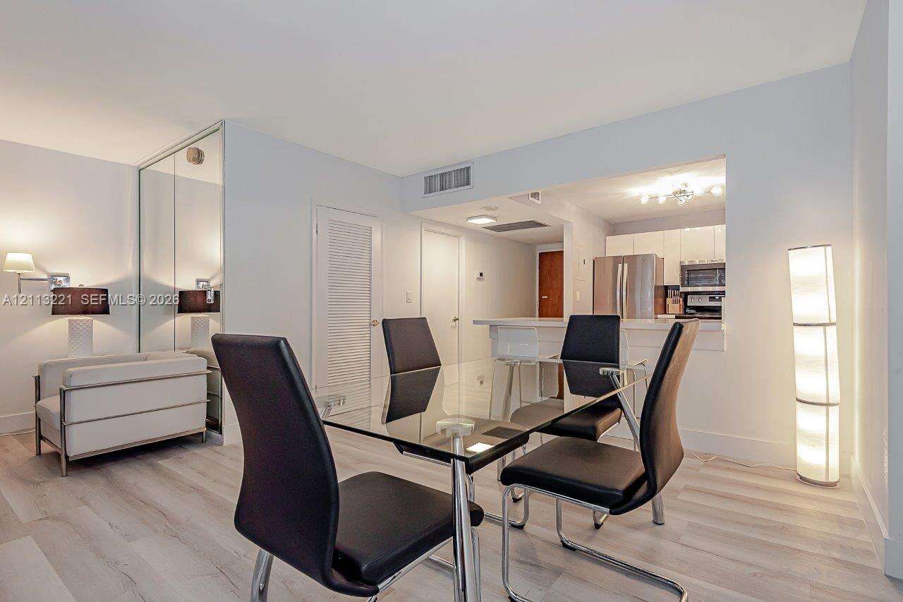 Roney Palace Unit #514 | Picture 17