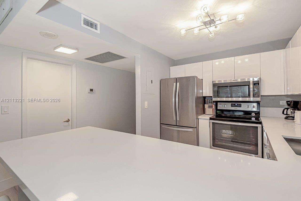 Roney Palace Unit #514 | Picture 19