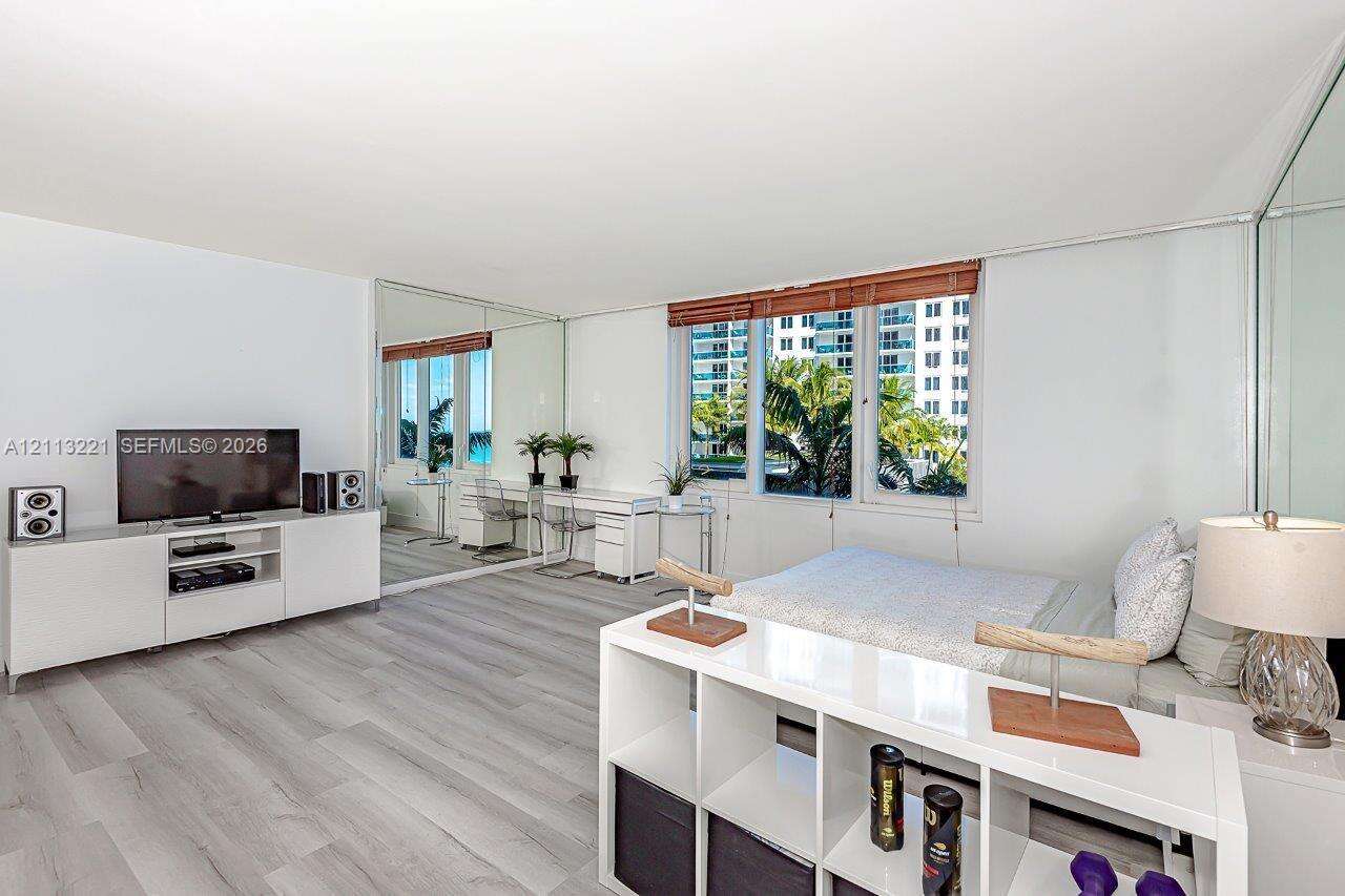 Roney Palace Unit #514 | Picture 4