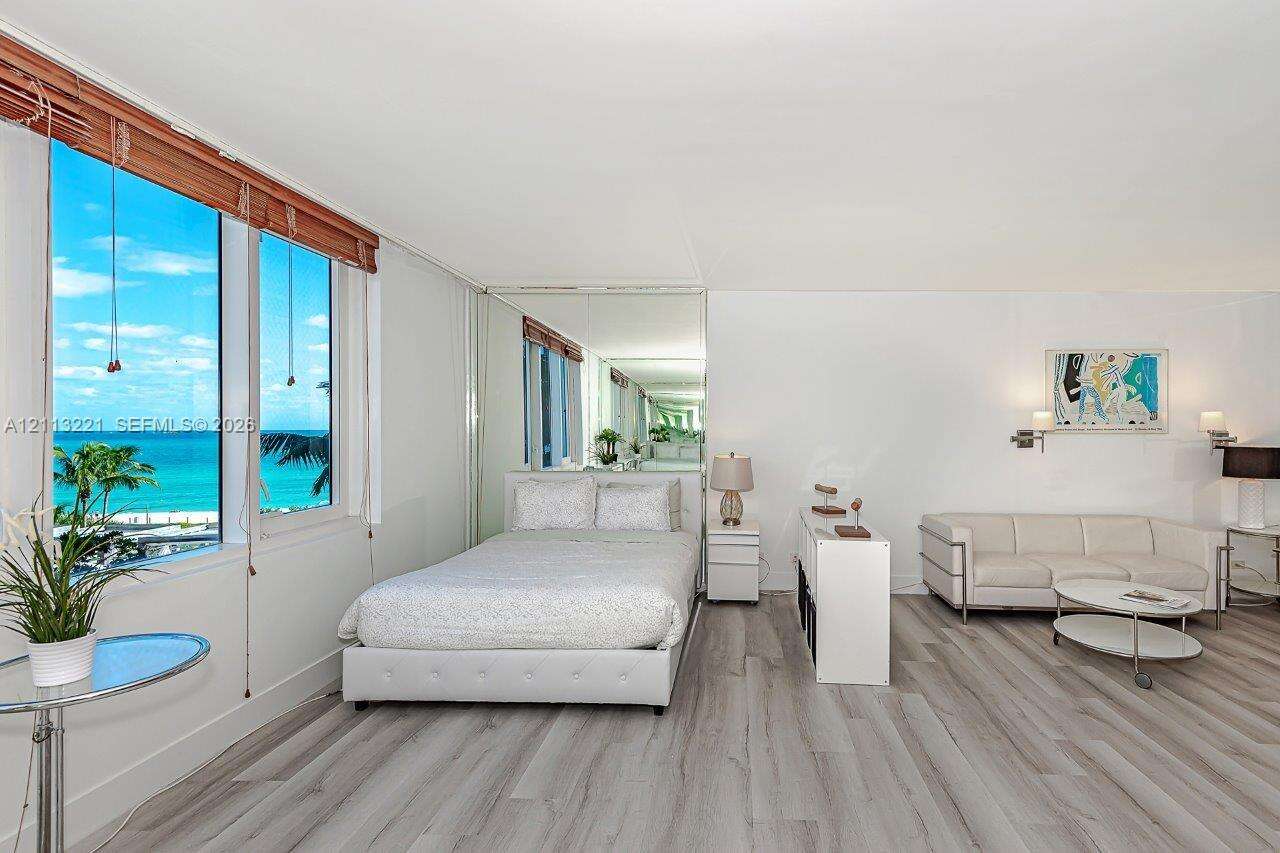 Roney Palace Unit #514 | Picture 6
