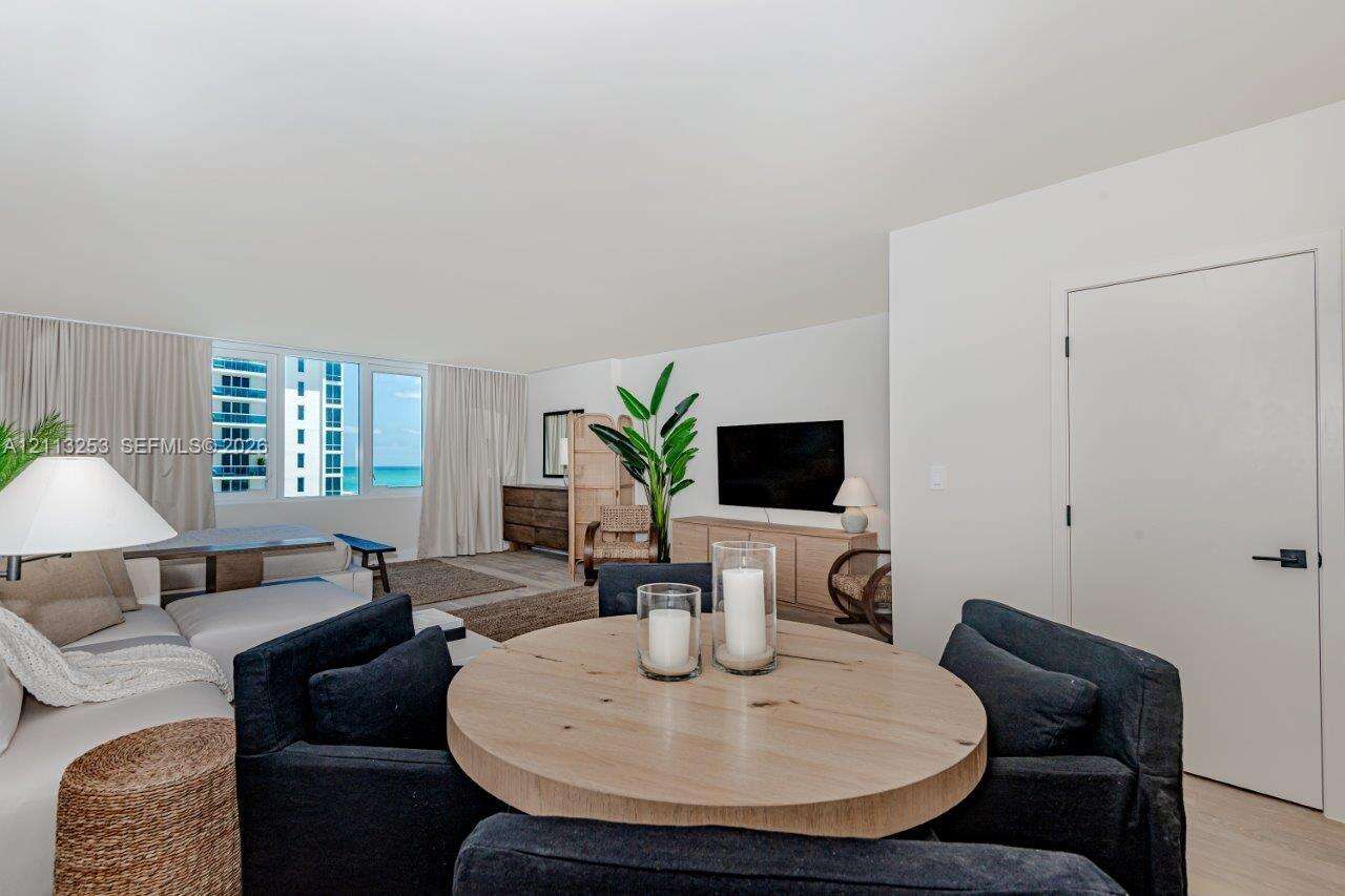 Roney Palace Unit #914 | Picture 14
