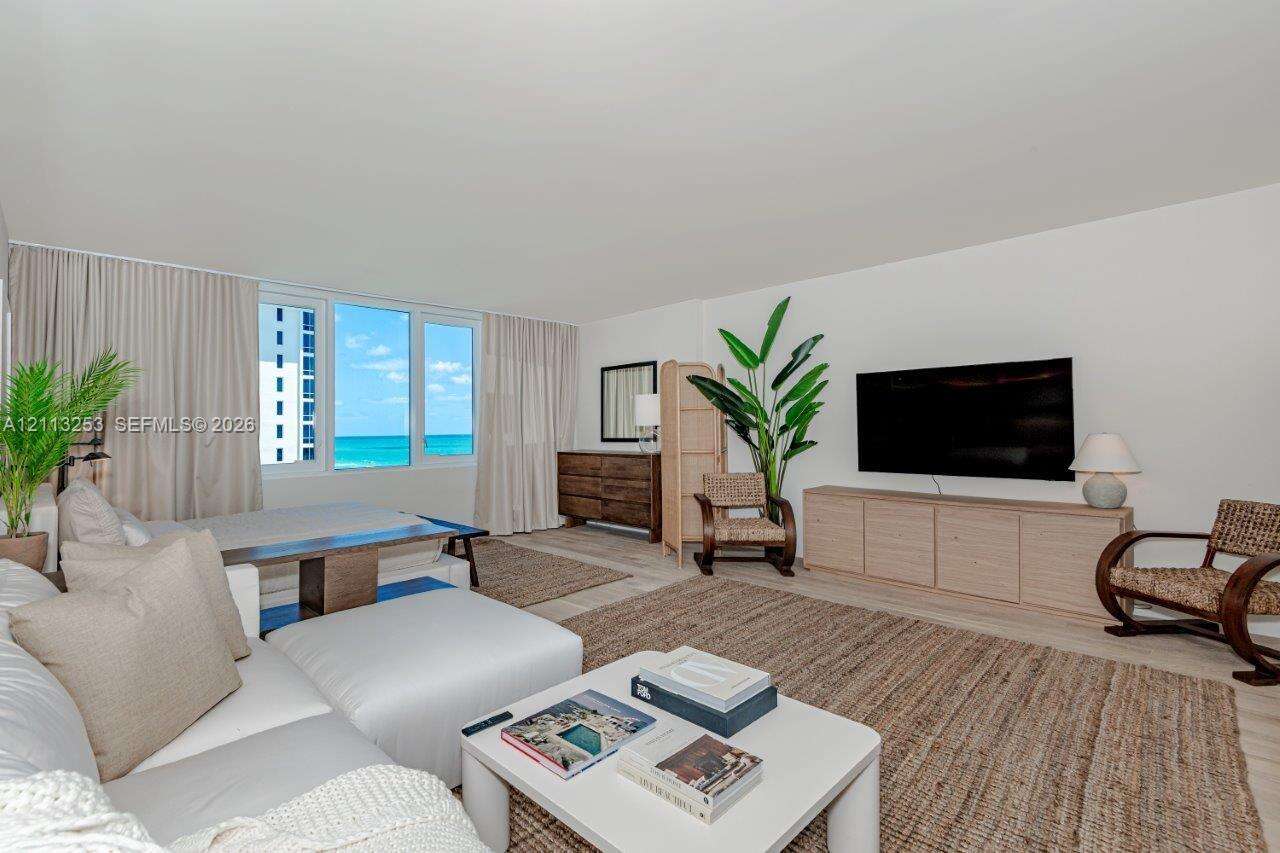 Roney Palace Unit #914 | Picture 15