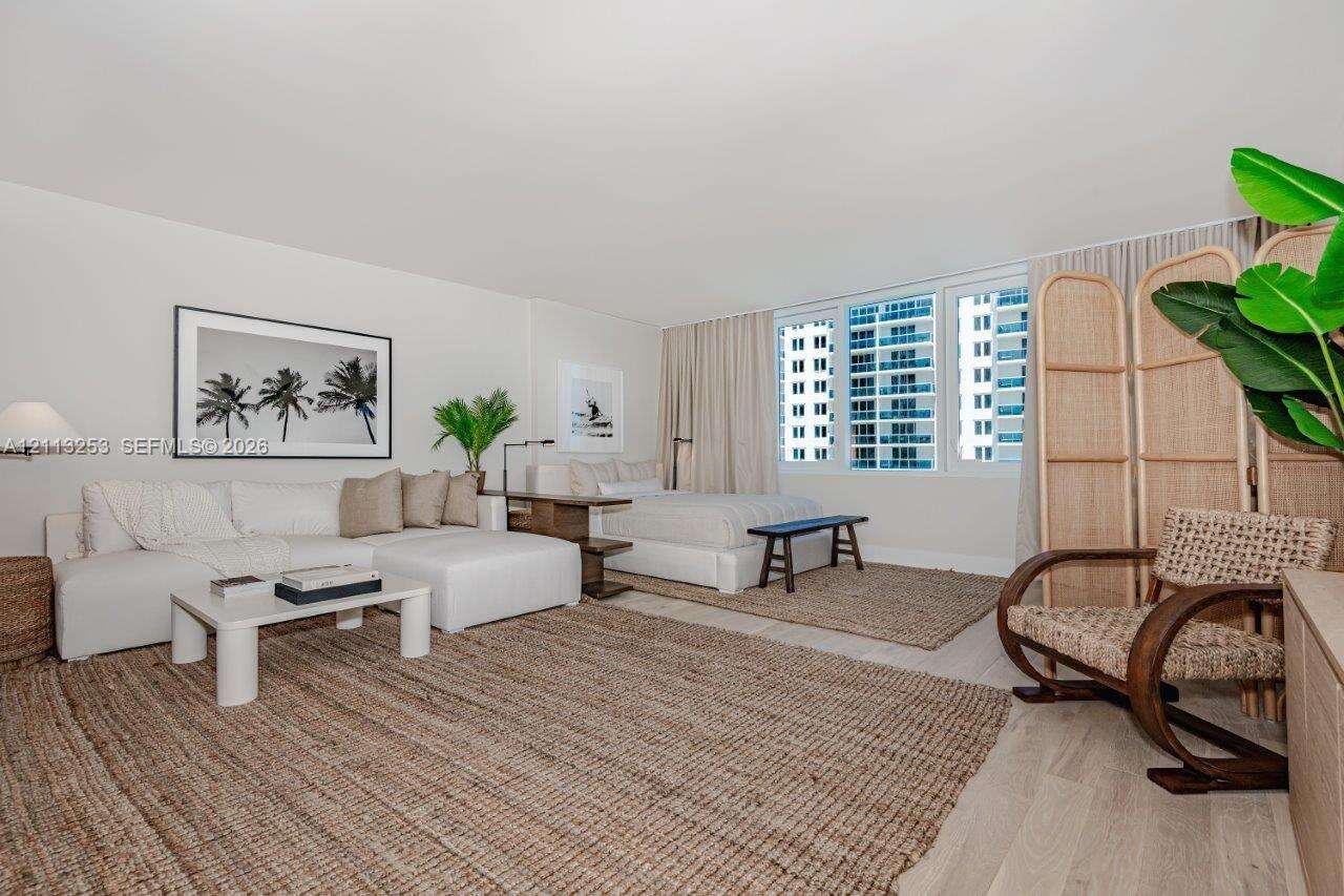 Roney Palace Unit #914 | Picture 16