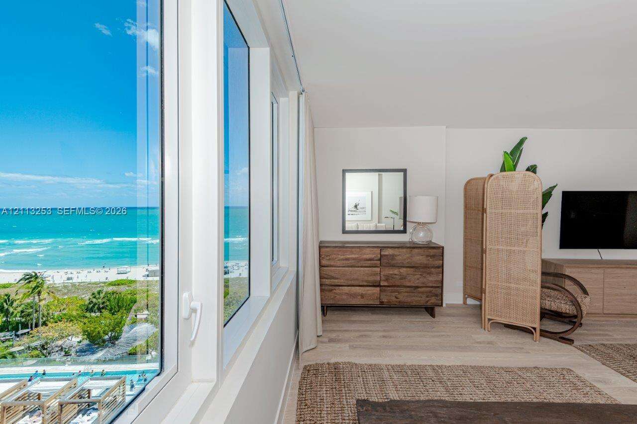 Roney Palace Unit #914 | Picture 17