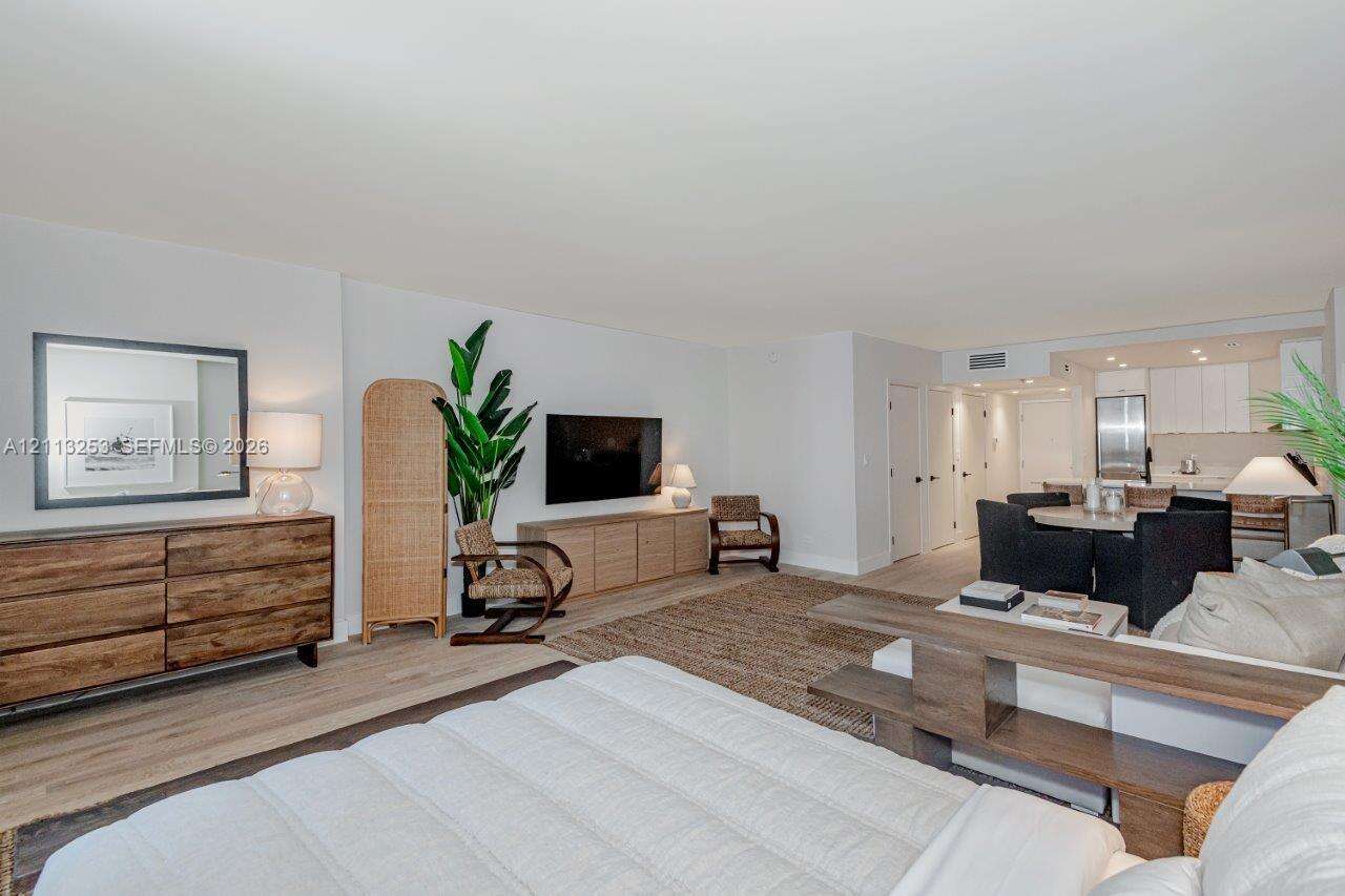 Roney Palace Unit #914 | Picture 18