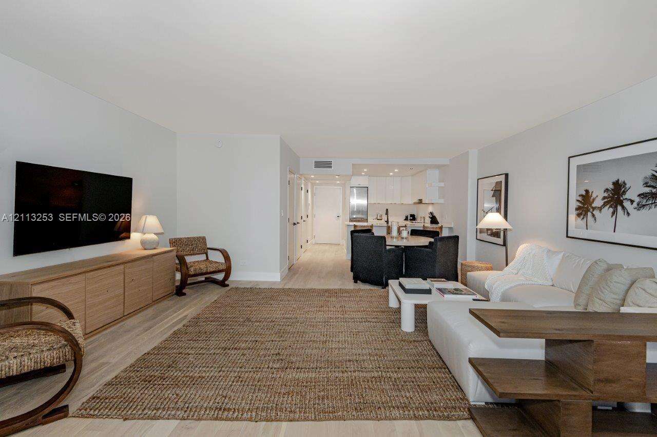 Roney Palace Unit #914 | Picture 19