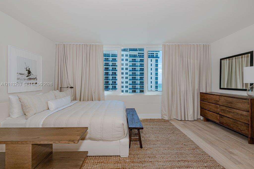 Roney Palace Unit #914 | Picture 7